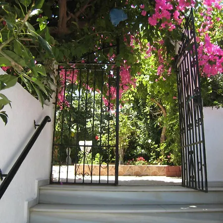 Apartahotel Eleftheria Lindian Ii