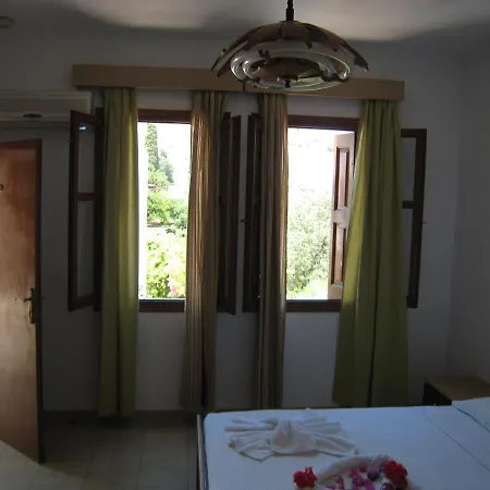 Eleftheria Lindian Ii 公寓式酒店 林都斯